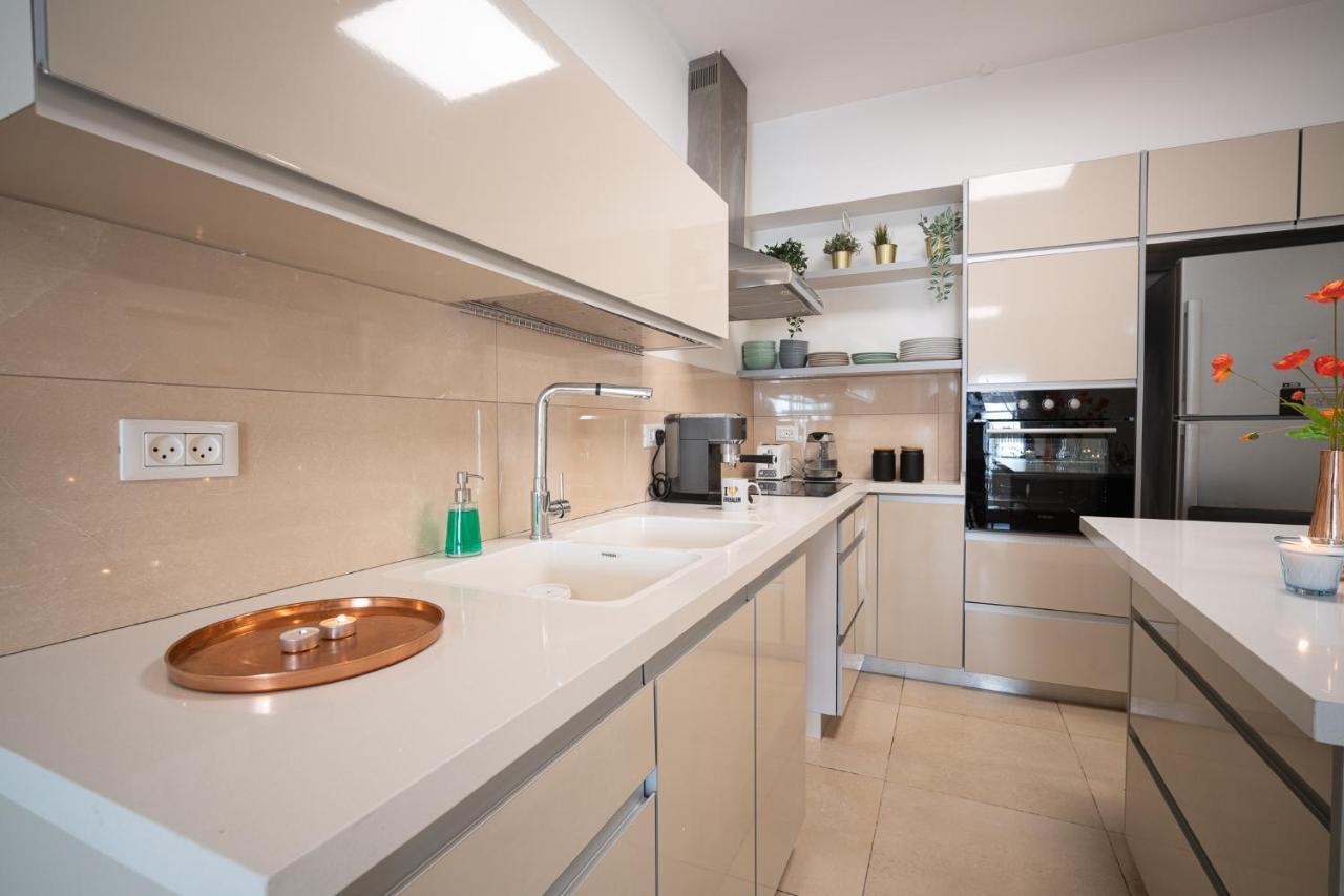 Harav Kuk Modern Apartment By Nimizz Ierusalim Exterior foto